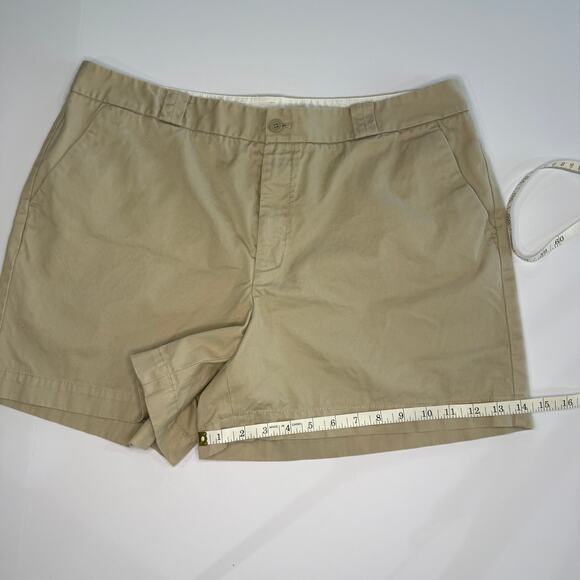 Gap Women's Khaki Shorts | Women's Size 16 Regular | 5in inseam - Picture 7 of 7